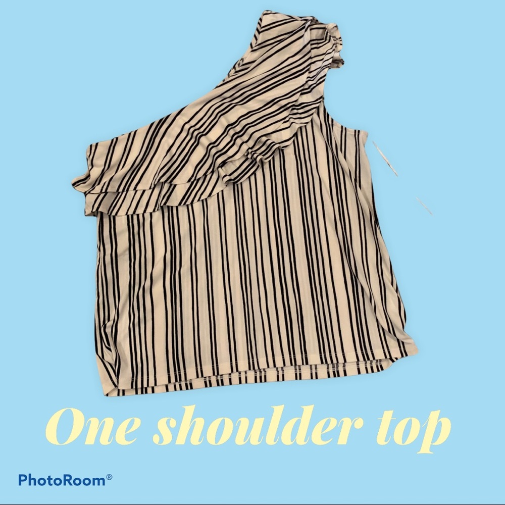 One shoulder top